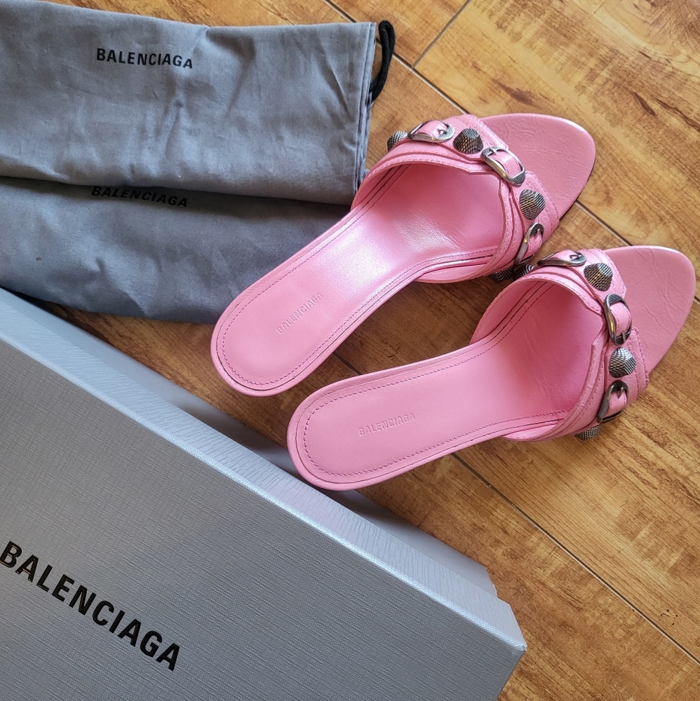 Blaenciaga Cagole sandal
